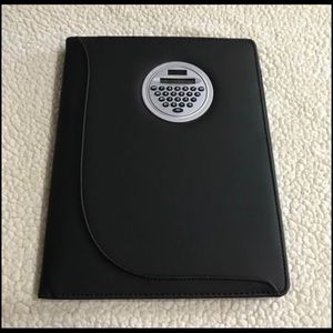 Notepad Holder w/ Calculator & Pen Holder
12”X10”
Black multiple inside pockets